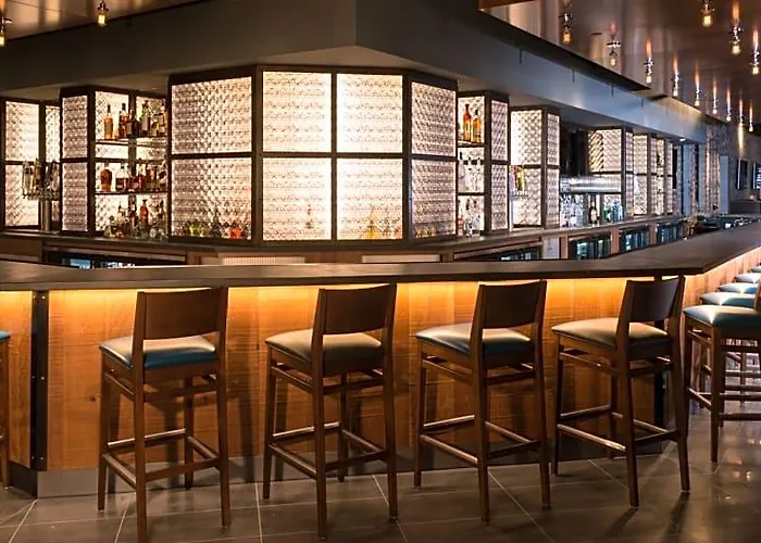 Sheraton At Wrigleyville West Hotel 4*