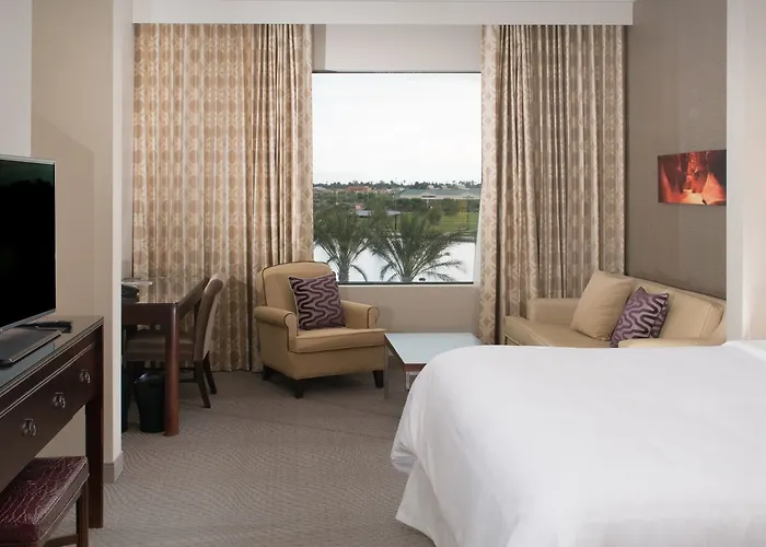 Hotel Sheraton At Wrigleyville West 4*